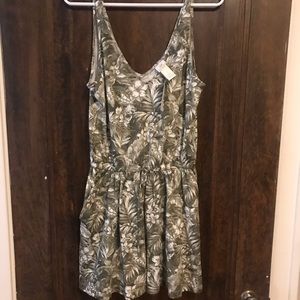 Leaf printed romper.